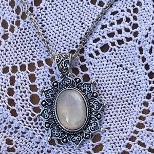 Elegant Moonstone and Silver Flower Pendant Necklace boho witch gift new vintage